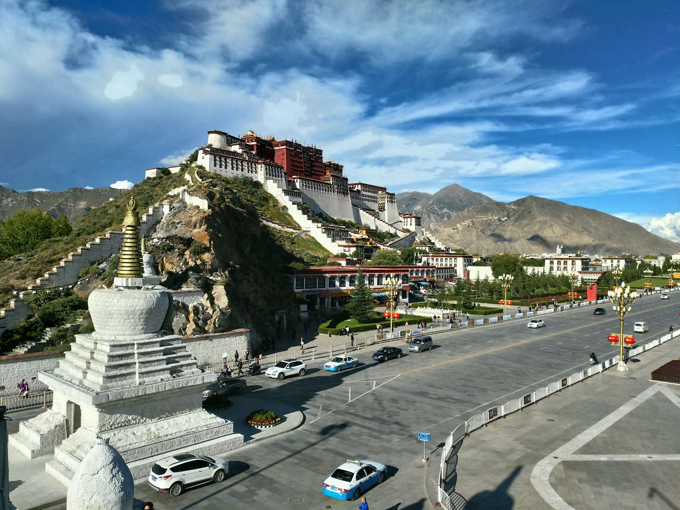 高原秘境，西藏的传奇世界