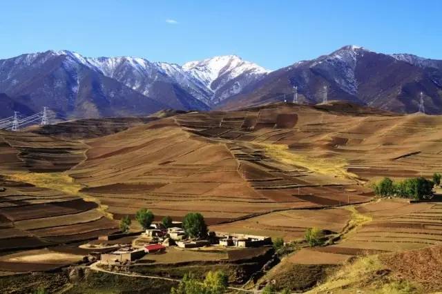 丝绸之路，甘肃的历史与现代交汇之旅